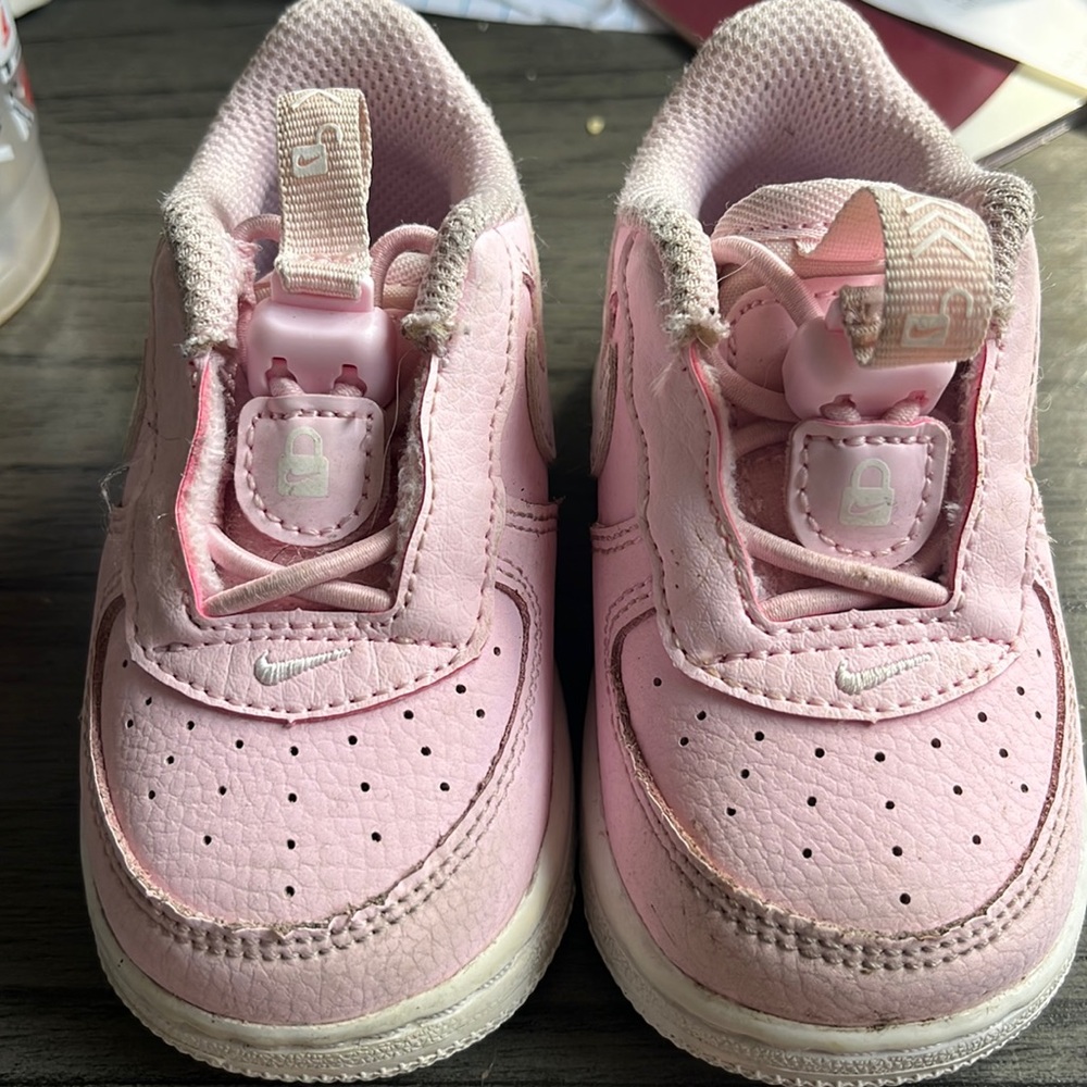 Nike pink girls toddler size 4 shoes